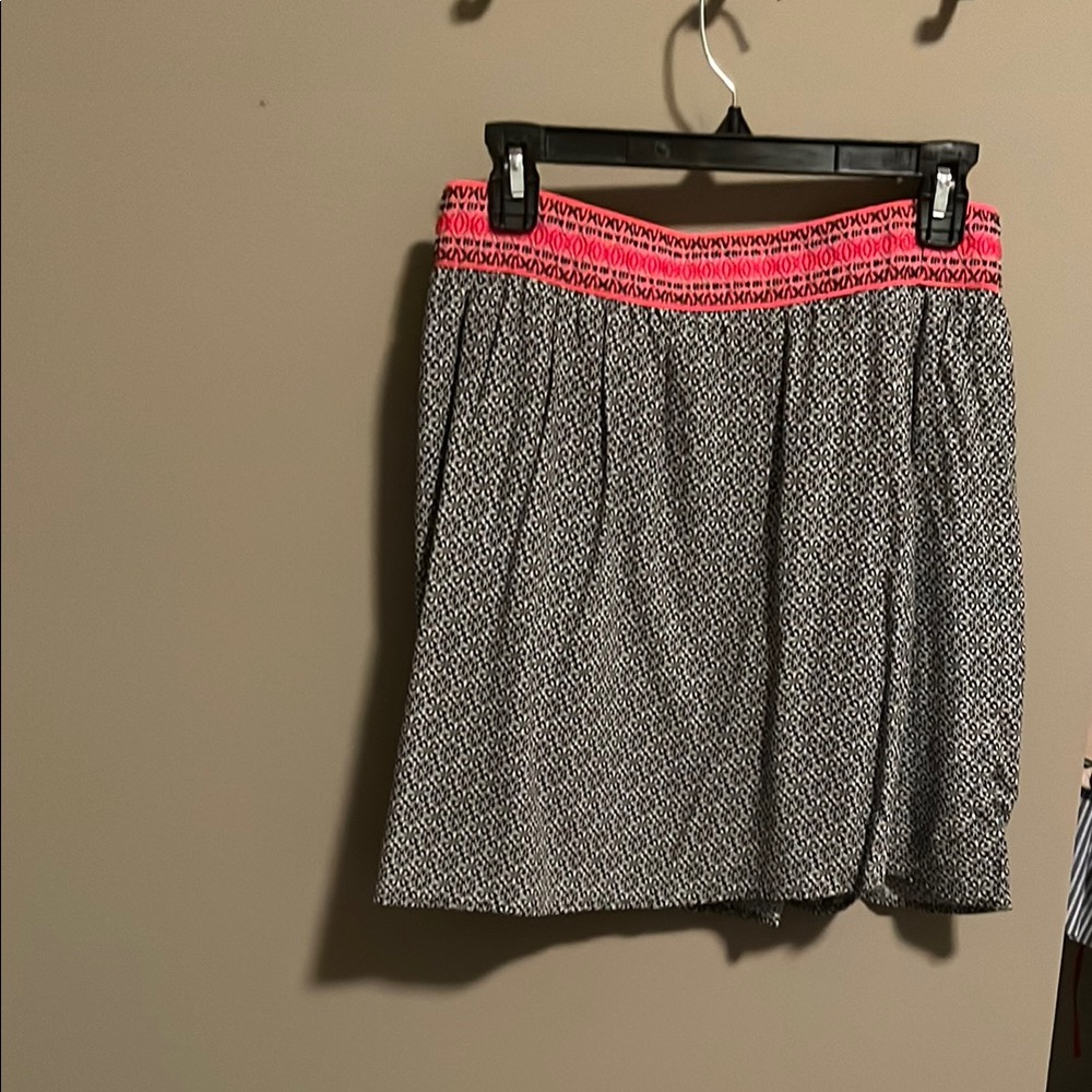Stylish Pink and Black Patterned Skirt